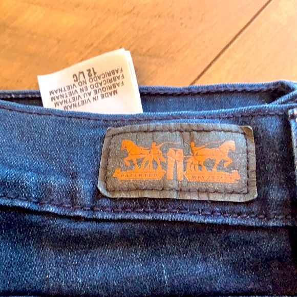 Levis 512 Perfectly Slimming Jeans - Picture 2 of 5